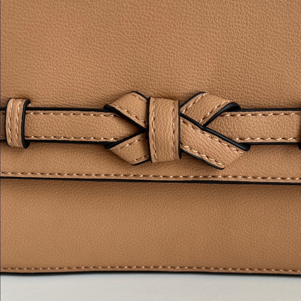 Chic Tan Crossbody Bag - Picture 2 of 5
